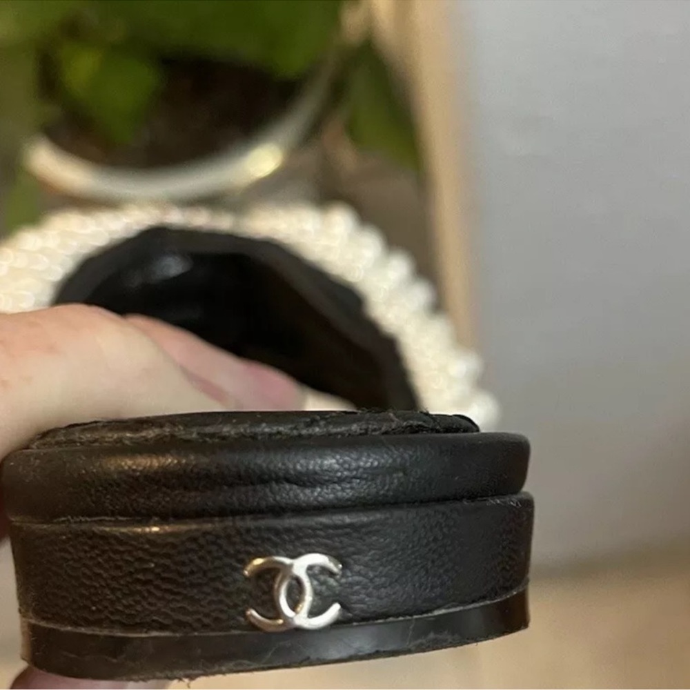 CHANEL Pearl Embellished Black Sandals - Picture 2 of 7